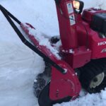 「雪丸君」がおもちゃに見えるホンダ ハイブリッド除雪機　HSM1590i スノーラi