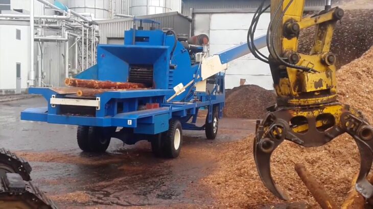 移動式破砕機 6000C／sawdust produce machine Model 6000C  Mobile Type