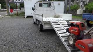 Kubota 耕運機・管理機を軽トラックに積み込み、固定