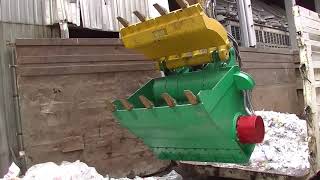 バケットシュレッダー0.7クラス　100mmアンダー破砕　木屑、廃プラ破砕　Bucket Shredder for 20t excavator