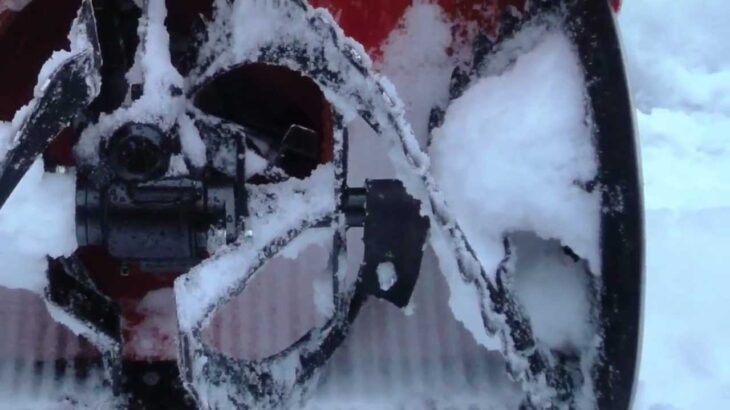 除雪機 着雪防止リボン「タコ坊主」 Snow scrape ribbon in auger of snow thrower