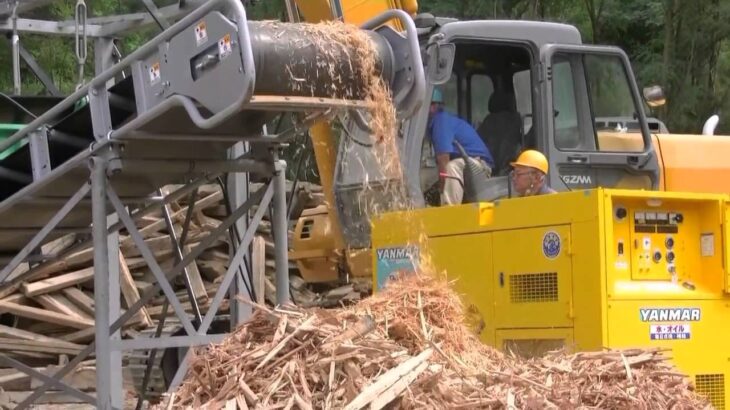 チップ製造木材破砕ﾊﾞｯｸﾎｳｱﾀｯﾁﾒﾝﾄ　バケットチッパー