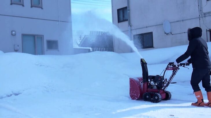 中国ＶＳ日本の除雪機　雪姫ｖｓＹＳ８７０－ＪＴ