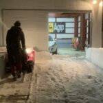 車庫前除雪　2021.12.31②年越し寒波