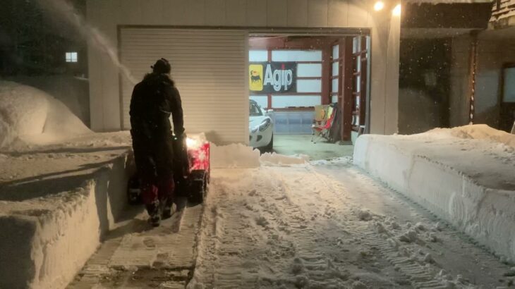 車庫前除雪　2021.12.31②年越し寒波