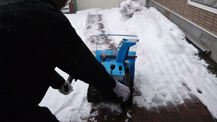 ヤマハ小型除雪機 リッキー‼️湿り雪でも 雪飛んだ❗