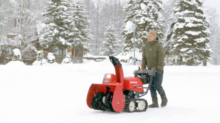 【小型ハイブリッド除雪機】 前進・後進の走行操作