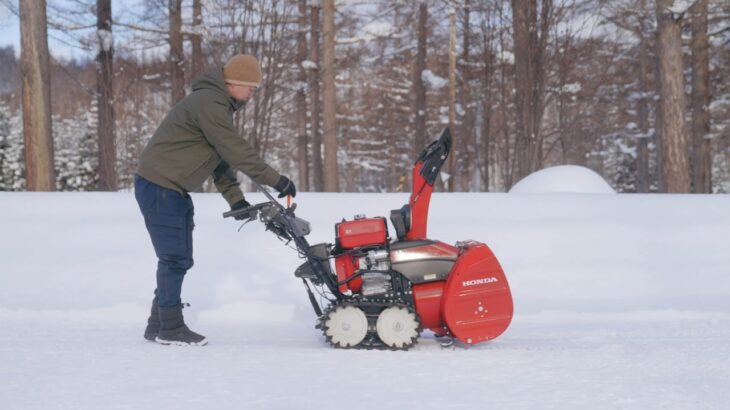 【小型HST除雪機】 前進・後進の走行操作