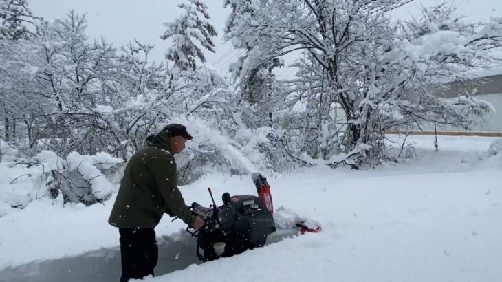 2022年12月19日新潟大雪時クボタ除雪機SLA-1070STがテストしました。現在販売中です。