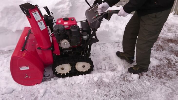 古いホンダ除雪機HS870で硬い雪に挑戦クリスマス‼️メンチ勝。