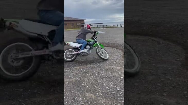 バイク初心者にアクセルターンを教えてみた！