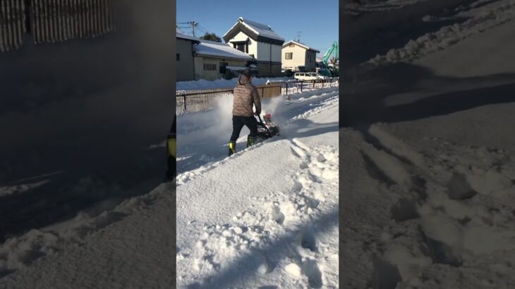 ハイガー　バッテリー式除雪機　SNE402