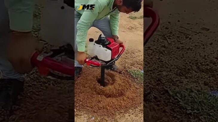 🚜 Make Gardening Easy  🧑‍🌾Using This Eartth Digging Machine Earth Auger