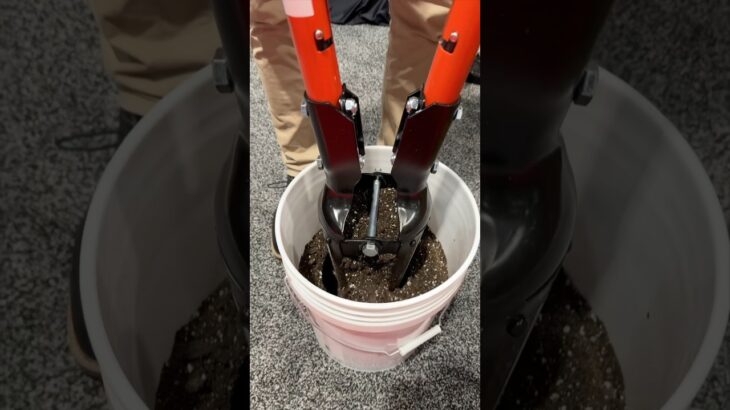 Innovative PostHole Digger Design! #cooltools #innovation #toolsofthetrade #landscaping #TradeShow