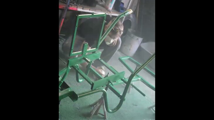 Homemade 200cc Wheelbarrow On The FrontTire