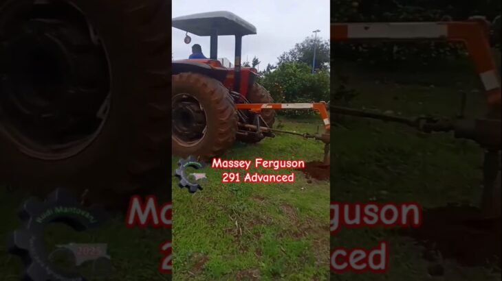 Massey Ferguson 291 com furador de buracos.
